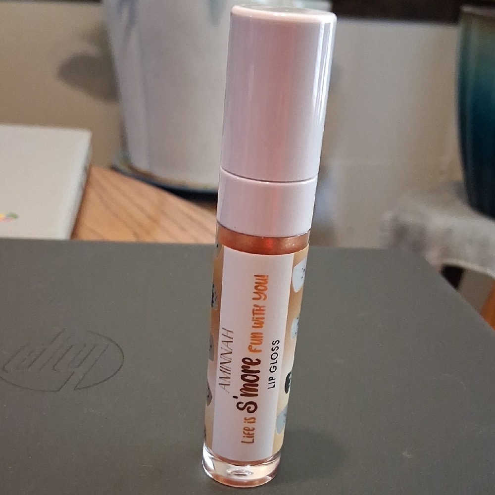 Aminnah S'more Lip Gloss w/gold sparkle shine